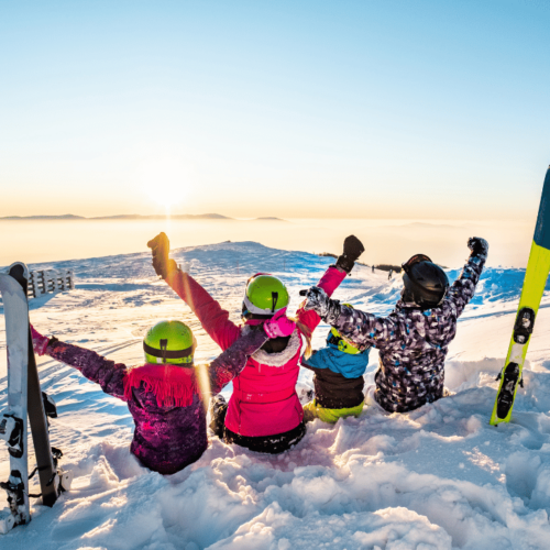 5 HACKS to stay warm while SKIING